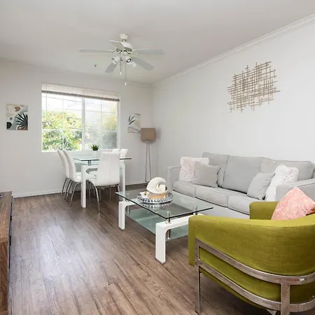 Two Bedroom Sleeps 6 With Free Parking Near Boating